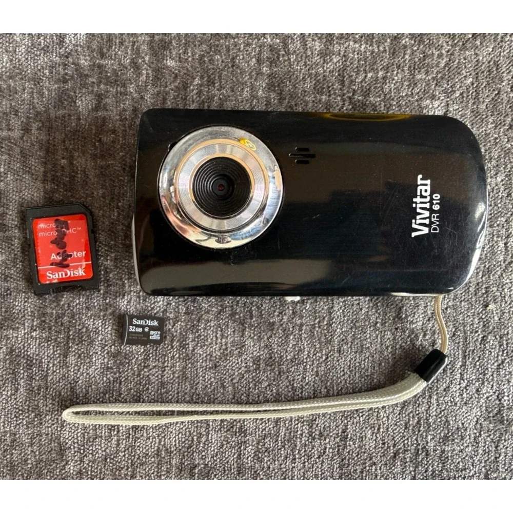 Vivitar DVR 610 Pocket Digital Camcorder Black Bundle w/ 32GB SanDisk MicroSD